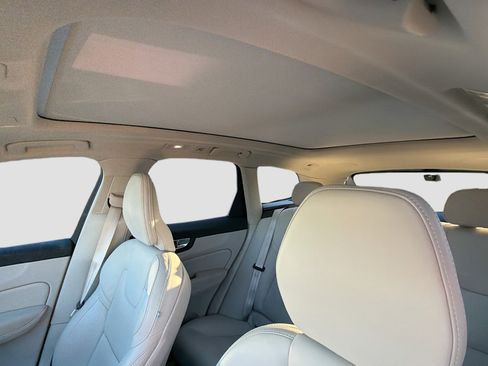 Used 2025 Volvo XC60 B5 Ultra w/ Climate Package image 27