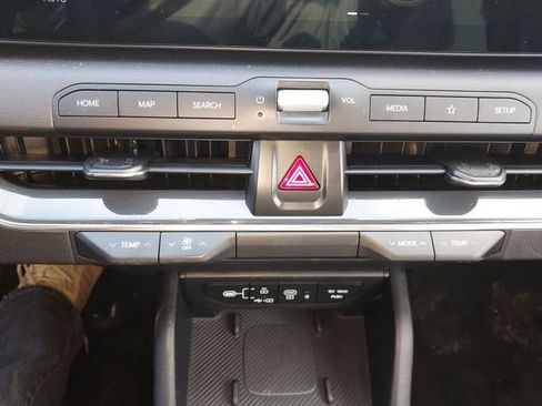 Used 2025 Kia K4 EX image 18