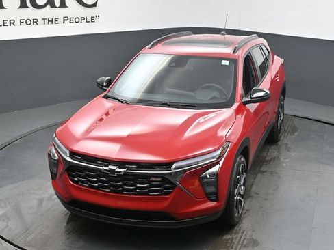 New 2026 Chevrolet Trax RS w/ Sunroof Package FWD image 24