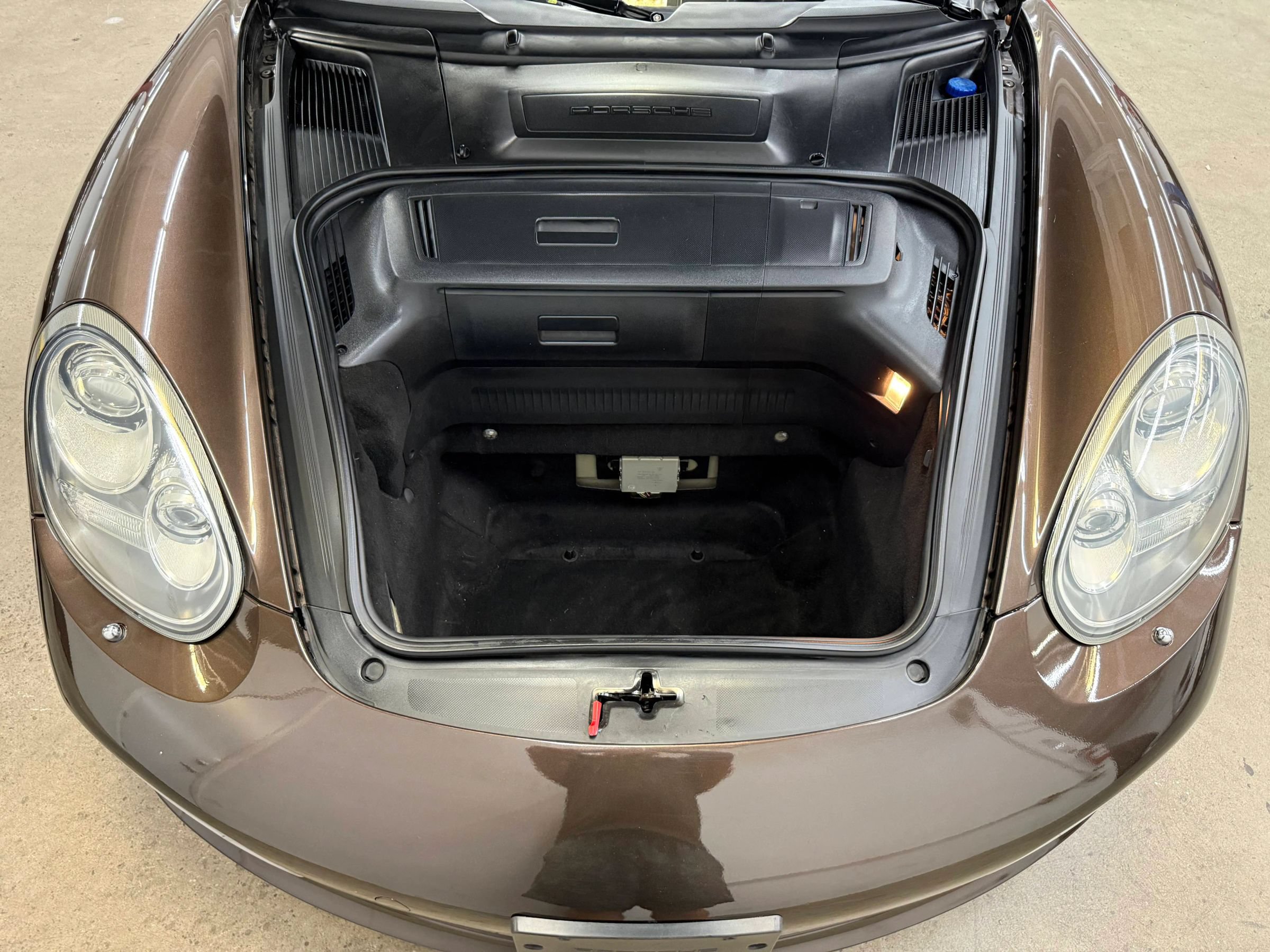 Used 2010 Porsche Boxster RWD image 18