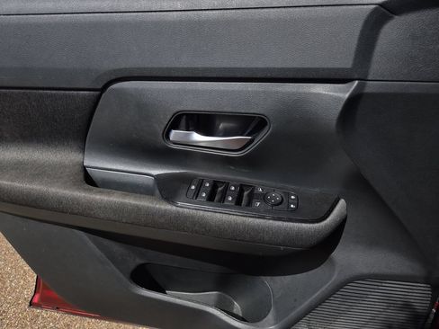 Used 2026 Nissan Kicks SV FWD image 18
