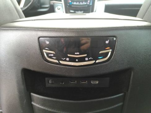 Used 2020 Cadillac Escalade ESV Luxury AWD/4WD image 28