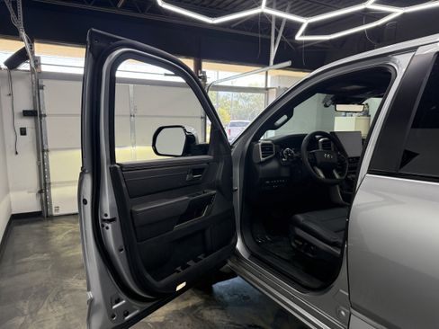 Used 2026 Toyota Tundra Platinum AWD/4WD image 6
