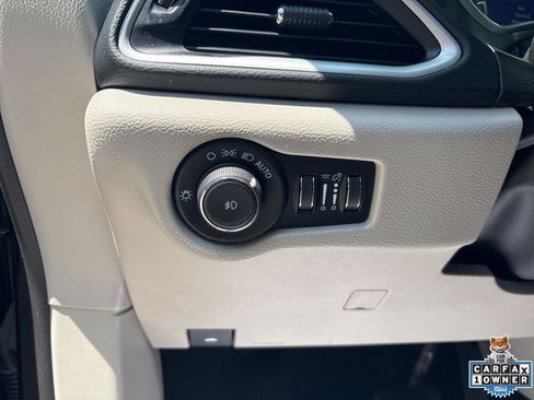 Used 2024 Chrysler Pacifica Touring-L FWD image 48