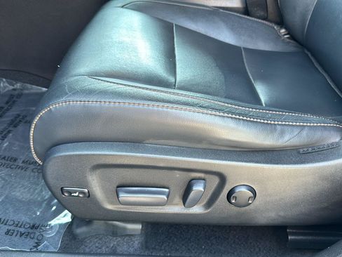 Used 2018 Toyota Highlander XLE AWD/4WD image 30
