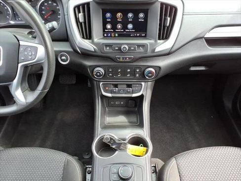 Used 2024 GMC Terrain SLE FWD image 15