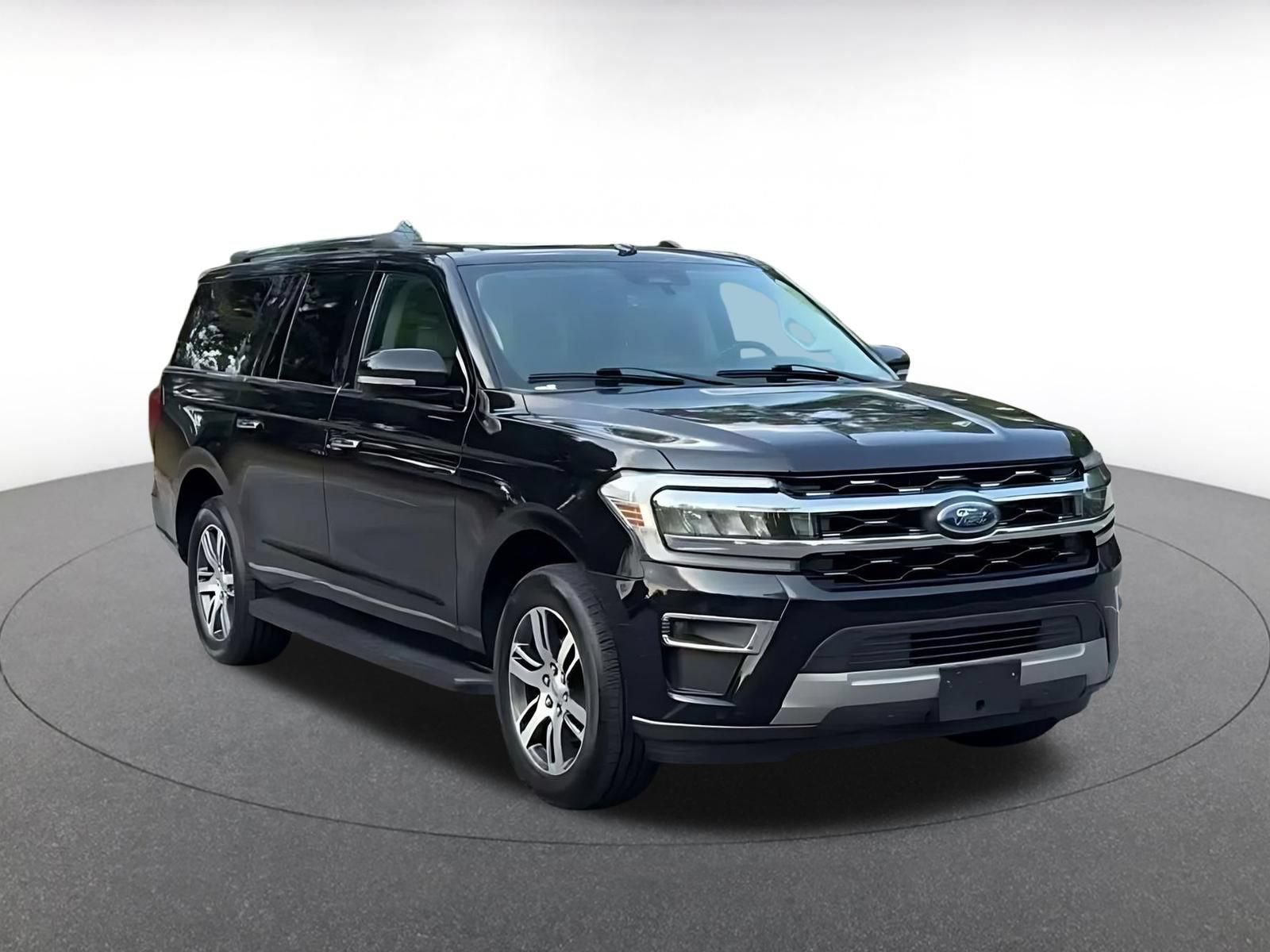 Used 2024 Ford Expedition Max Limited AWD/4WD image 3