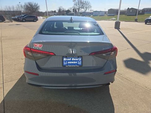 Used 2024 Honda Civic Sport image 7