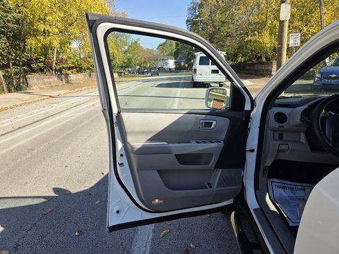 Used 2011 Honda Pilot EX image 9