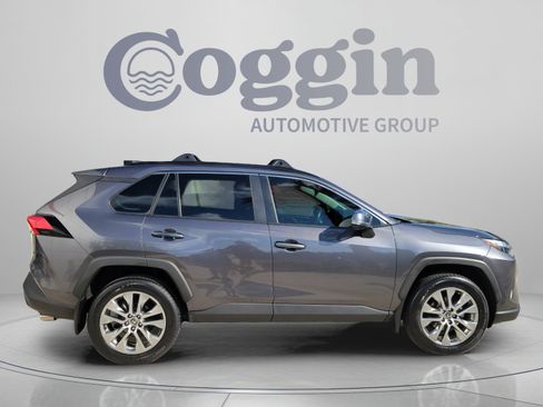 Used 2024 Toyota RAV4 XLE Premium FWD image 4