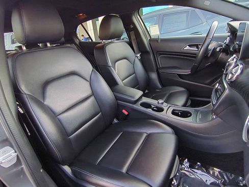 Used 2018 Mercedes-Benz GLA 250 4MATIC image 27