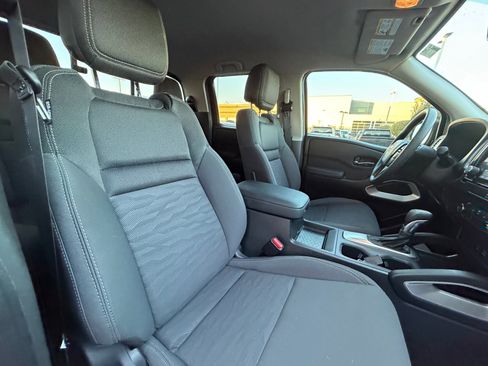 Used 2022 Nissan Frontier SV image 19