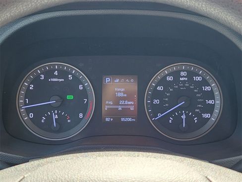Used 2018 Hyundai Tucson SEL image 16