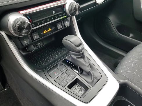 Used 2025 Toyota RAV4 XLE image 18