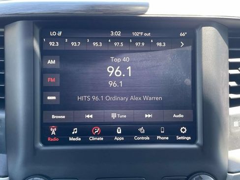 Used 2019 RAM 1500 Laramie AWD/4WD image 18