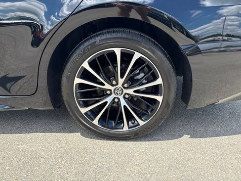 Used 2019 Toyota Camry SE w/ Convenience Package FWD image 39