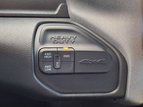 Used 2024 RAM 2500 Tradesman w/ Chrome Appearance Group AWD/4WD image 13