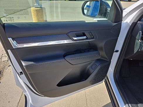 Used 2025 GMC Terrain Elevation w/ Elevation Premium Package AWD/4WD image 18