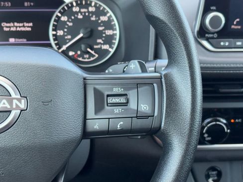 Used 2025 Nissan Rogue S image 13