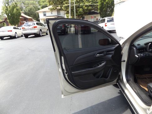 Used 2015 Chevrolet Malibu LT FWD image 23