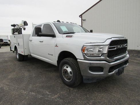 Used 2022 RAM 3500 Tradesman w/ Chrome Appearance Group AWD/4WD image 8