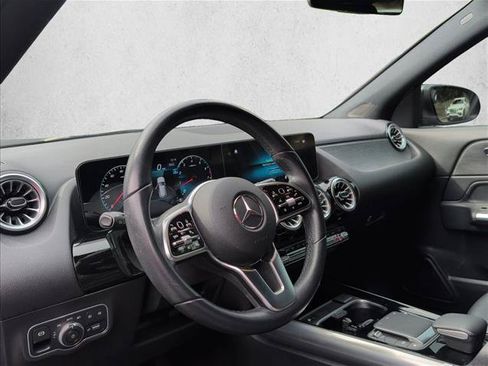 Used 2022 Mercedes-Benz GLA 250 w/ Premium Package Lite image 9