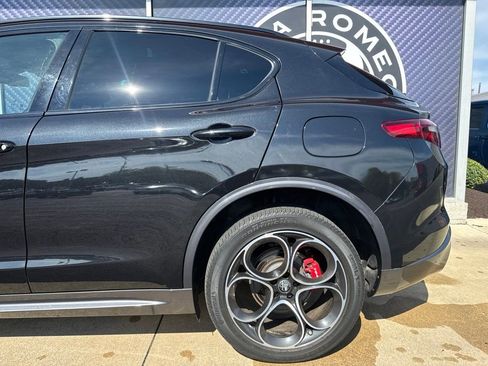 Used 2023 Alfa Romeo Stelvio Ti AWD/4WD image 20