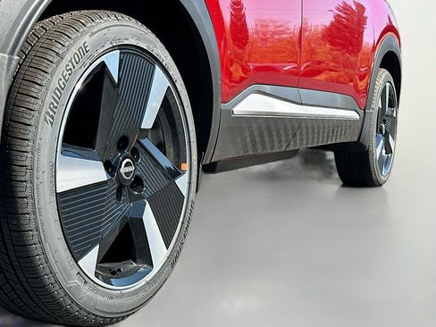 New 2026 Nissan Kicks SR w/ Cold Weather Package image 13