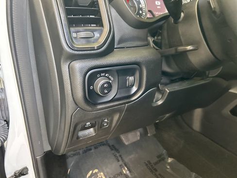 Used 2023 RAM 1500 Big Horn AWD/4WD image 38
