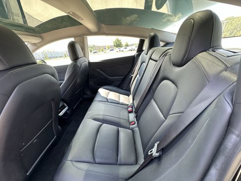 Used 2021 Tesla Model 3 Long Range AWD/4WD image 28