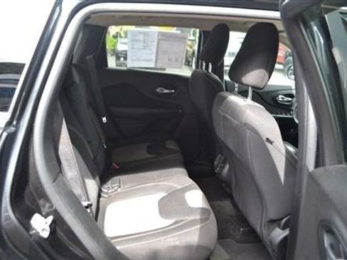 Used 2014 Jeep Cherokee Latitude FWD image 16
