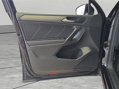 Used 2022 Volkswagen Tiguan SE image 26