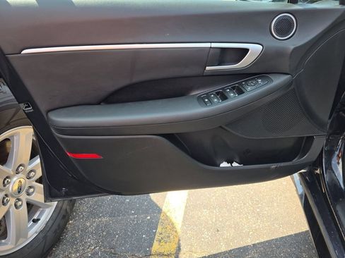 Used 2025 Hyundai Sonata SEL FWD image 13