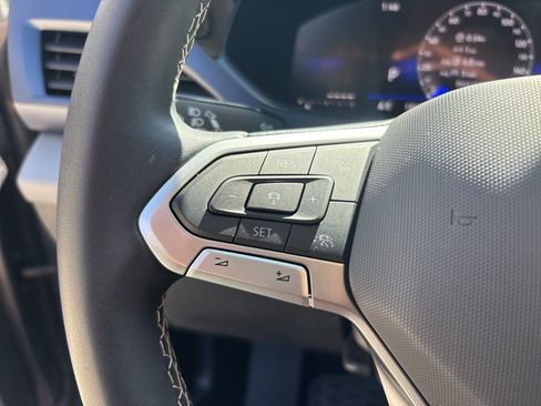 Used 2023 Volkswagen Taos SE w/ Panoramic Sunroof Package image 24