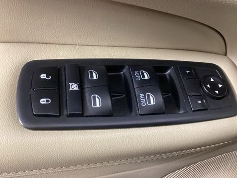 Used 2020 Jeep Grand Cherokee Limited w/ Luxury Group II image 18