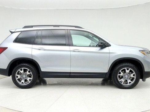 Used 2023 Honda Passport TrailSport image 4