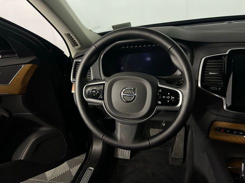 Used 2025 Volvo XC90 B6 Plus image 16