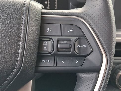 Used 2025 Toyota 4Runner SR5 image 21