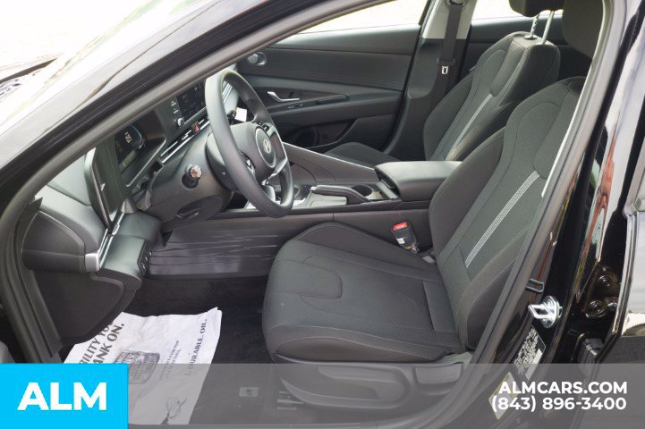 Used 2026 Hyundai Elantra SE FWD image 14