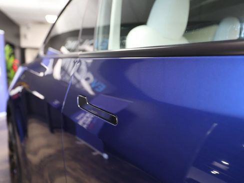 Used 2023 Tesla Model Y Long Range AWD/4WD image 18