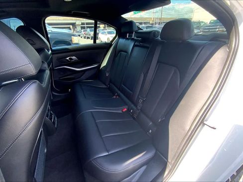 Used 2022 BMW 330i Sedan w/ M Sport Package RWD image 29