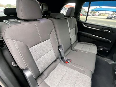 Used 2025 GMC Acadia Elevation image 19