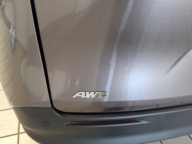 Used 2022 Toyota Sienna XLE AWD/4WD image 11
