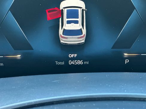 Used 2025 BMW X7 xDrive40i w/ Executive Package image 31