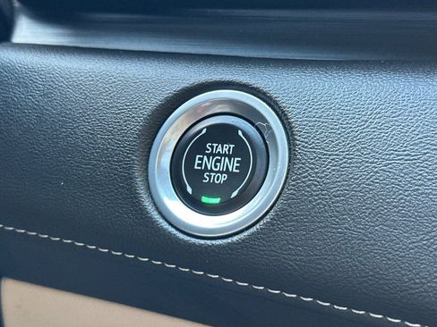 Certified 2023 Cadillac Escalade Premium Luxury w/ Performance Package image 32