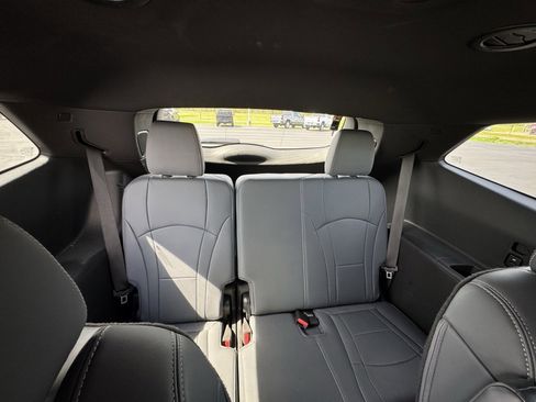 Used 2024 Buick Enclave Premium image 31