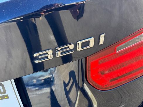 Used 2014 BMW 320i xDrive Sedan image 14