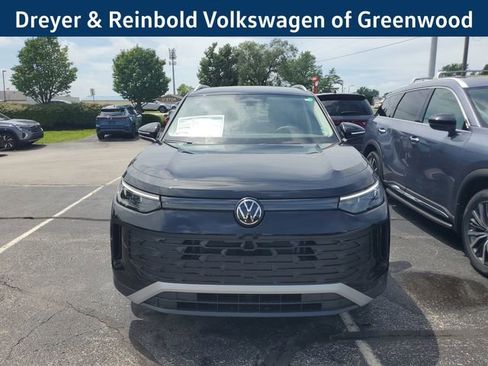 New 2025 Volkswagen Tiguan SE image 10
