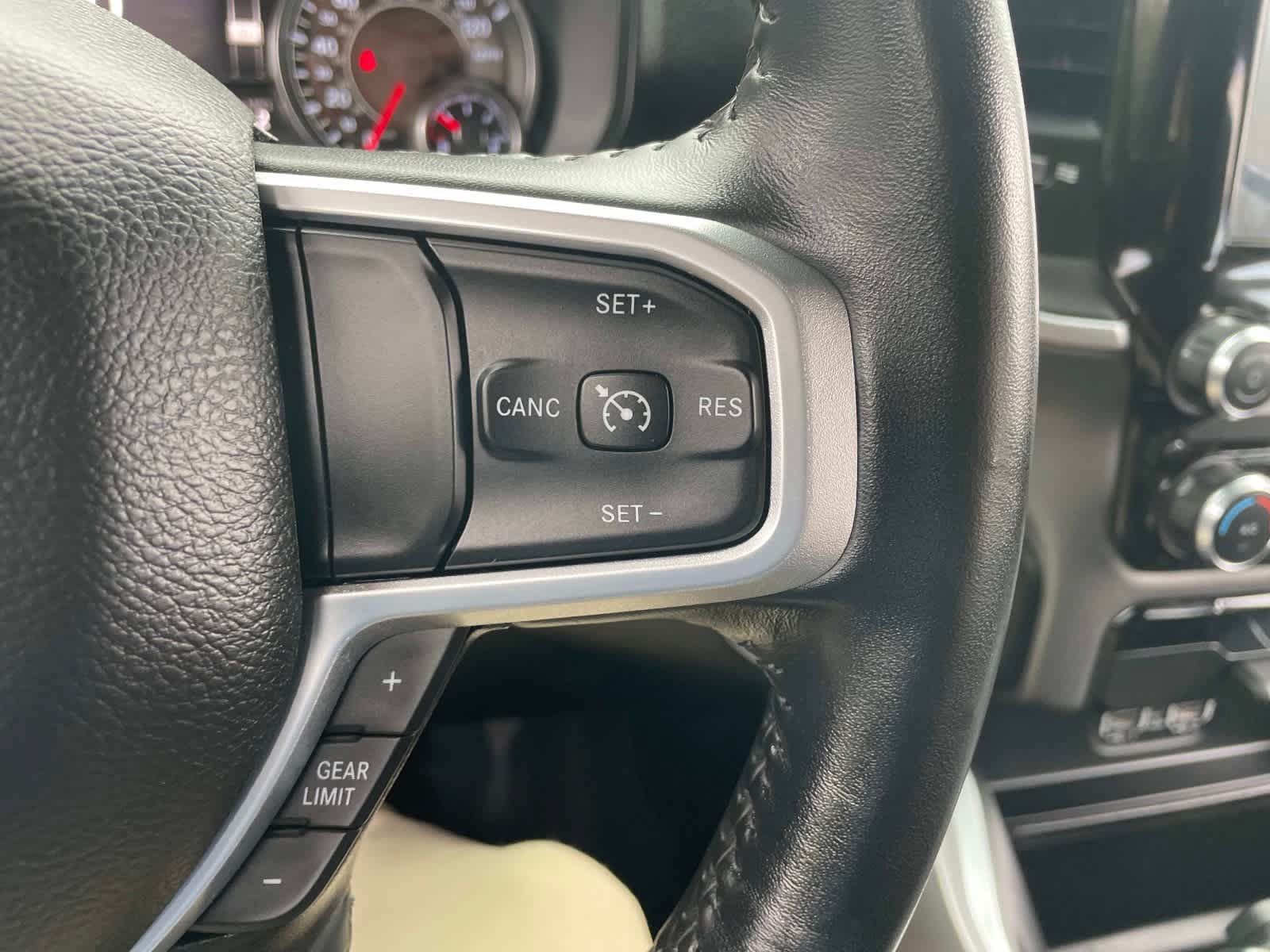 Used 2022 RAM 1500 Big Horn AWD/4WD image 32