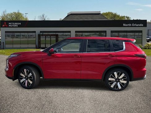 New 2026 Mitsubishi Outlander SE FWD image 3